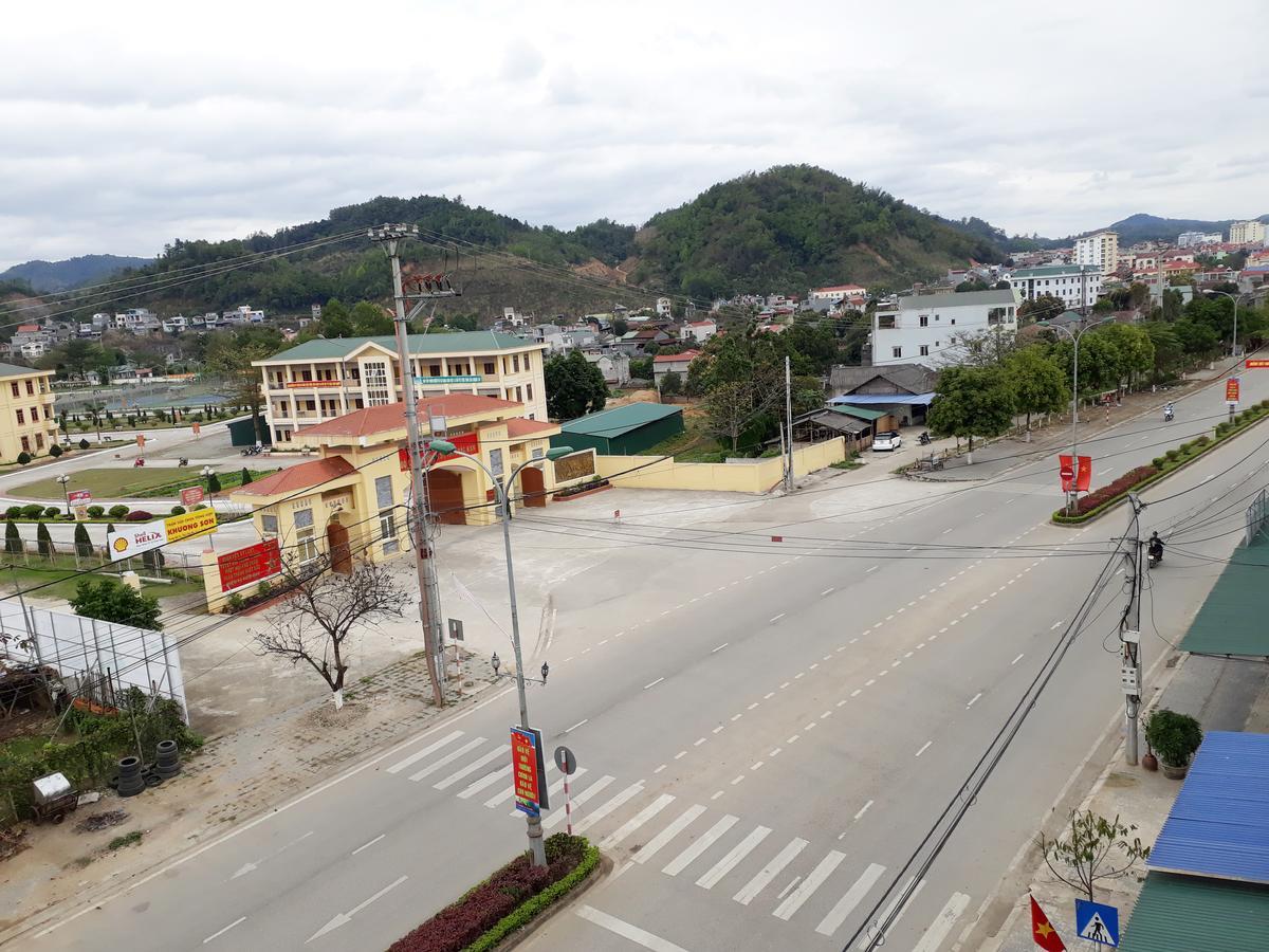 Khach San Hung Van - Bac Kan City Motel Buitenkant foto